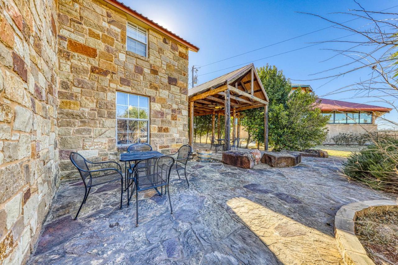 The Olive @ Mendelbaum Winery Guest Cabins Hotel Fredericksburg Exterior photo