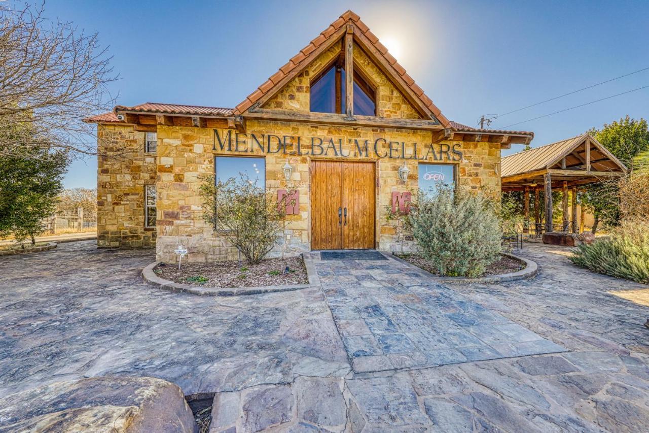 The Olive @ Mendelbaum Winery Guest Cabins Hotel Fredericksburg Exterior photo