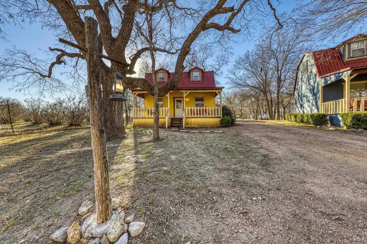 The Olive @ Mendelbaum Winery Guest Cabins Hotel Fredericksburg Exterior photo